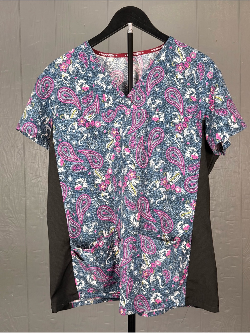 Divine Stretch Scrub Top Large Paisley Floral V Neck Medical Nurse Work Uniform